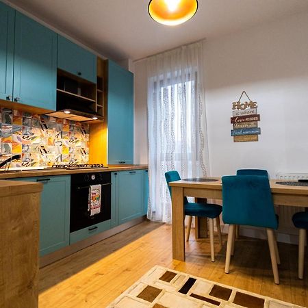 Lighthouse Central Apt With Unique Views Of The Fortress, Free Parking, 5 Min By Car From The Old Town Apartamento Braşov Exterior foto