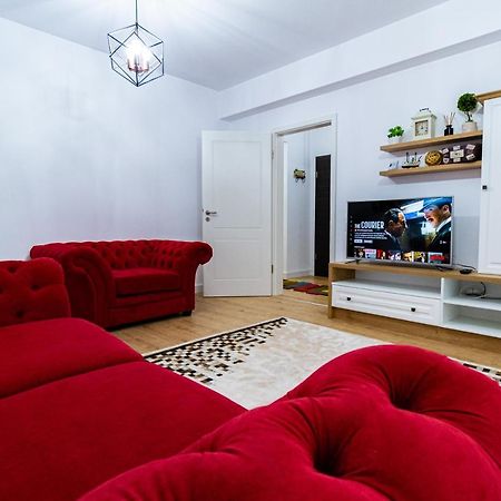 Lighthouse Central Apt With Unique Views Of The Fortress, Free Parking, 5 Min By Car From The Old Town Apartamento Braşov Exterior foto