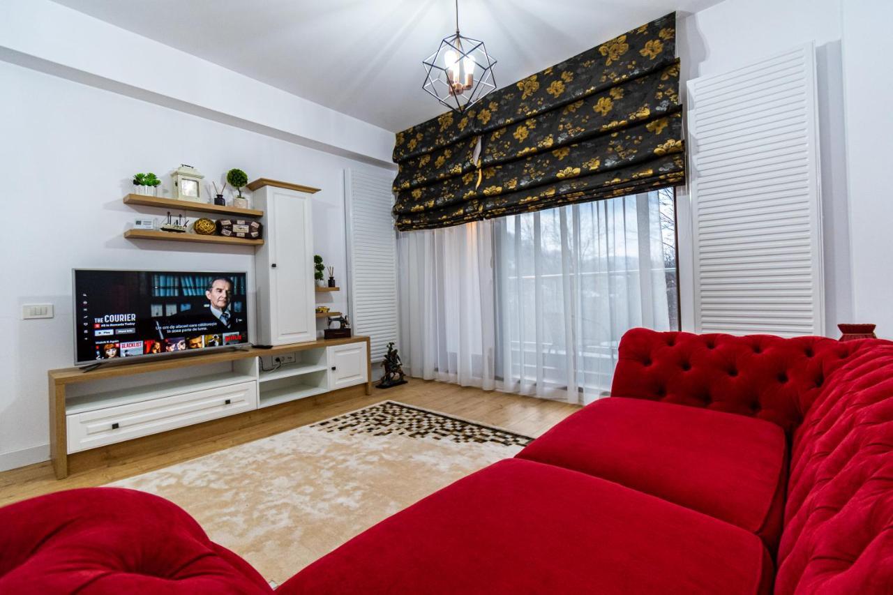 Lighthouse Central Apt With Unique Views Of The Fortress, Free Parking, 5 Min By Car From The Old Town Apartamento Braşov Exterior foto