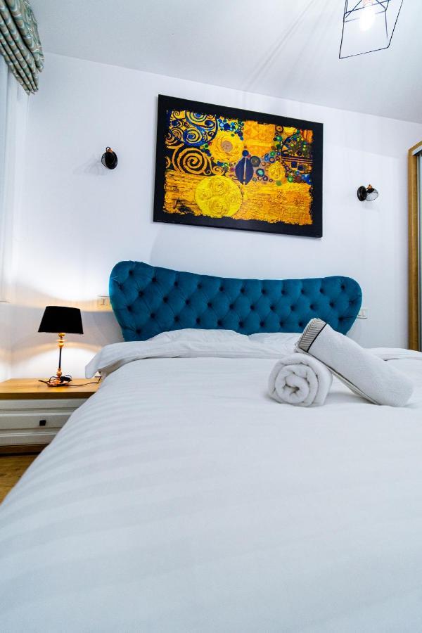 Lighthouse Central Apt With Unique Views Of The Fortress, Free Parking, 5 Min By Car From The Old Town Apartamento Braşov Exterior foto