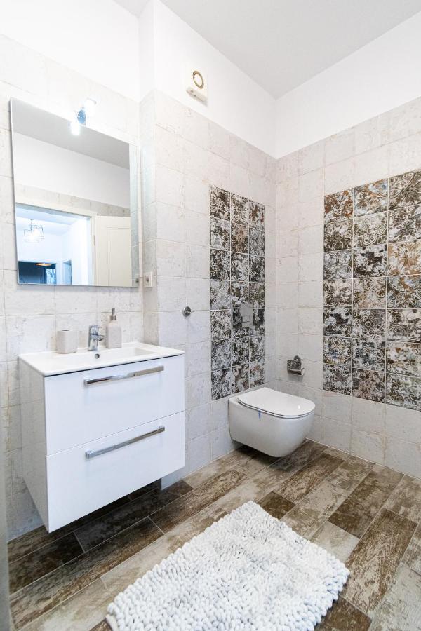Lighthouse Central Apt With Unique Views Of The Fortress, Free Parking, 5 Min By Car From The Old Town Apartamento Braşov Exterior foto