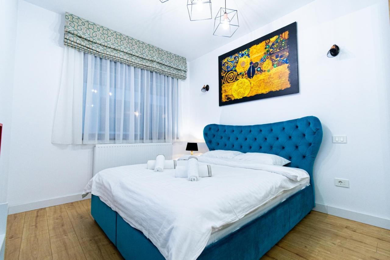 Lighthouse Central Apt With Unique Views Of The Fortress, Free Parking, 5 Min By Car From The Old Town Apartamento Braşov Exterior foto